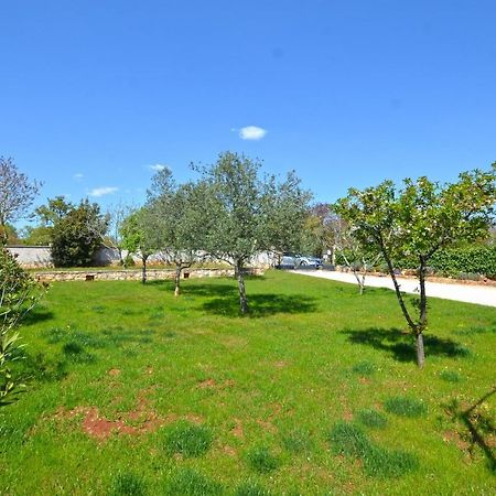 Bavica Apartments Ровин Екстериор снимка