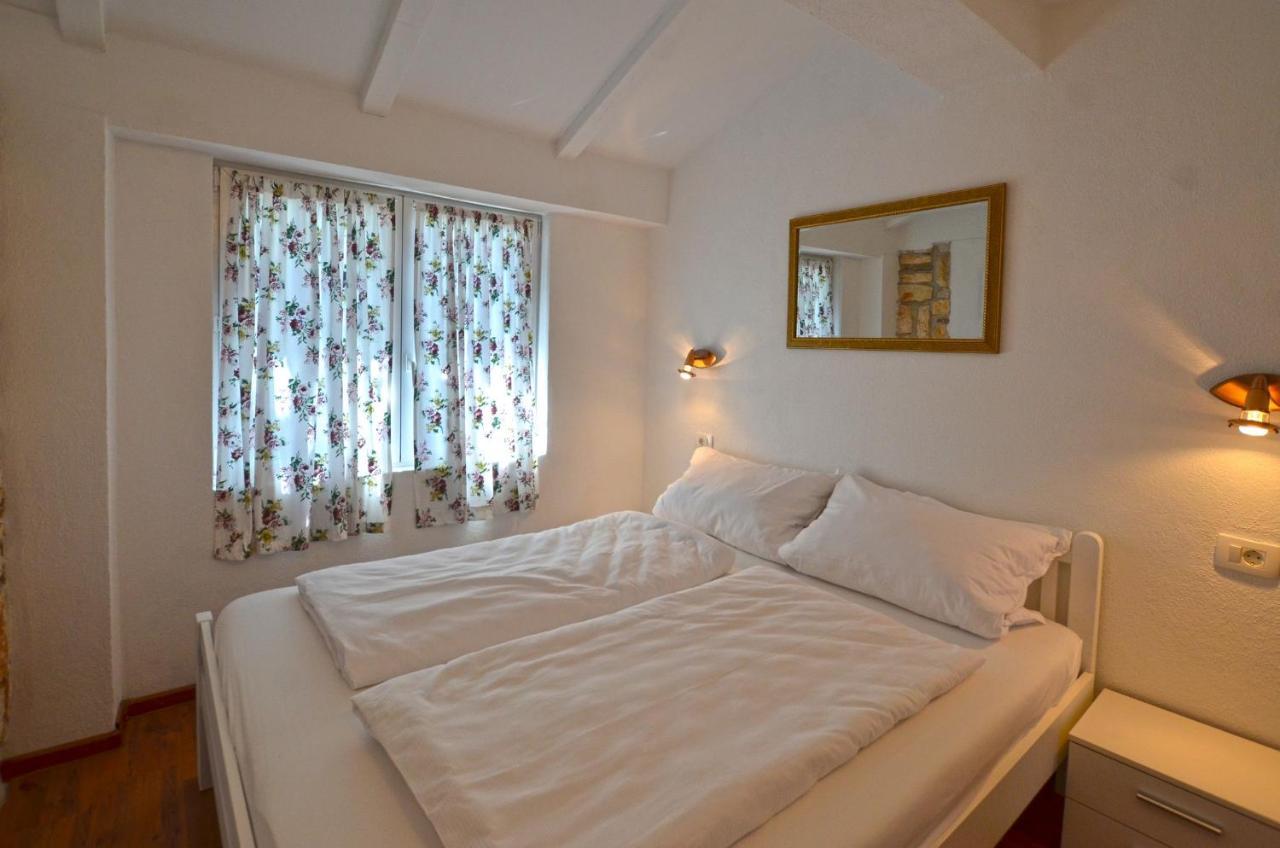Bavica Apartments Ровин Екстериор снимка