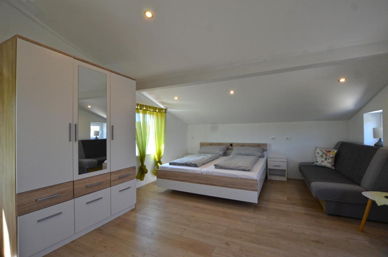 Bavica Apartments Ровин Екстериор снимка