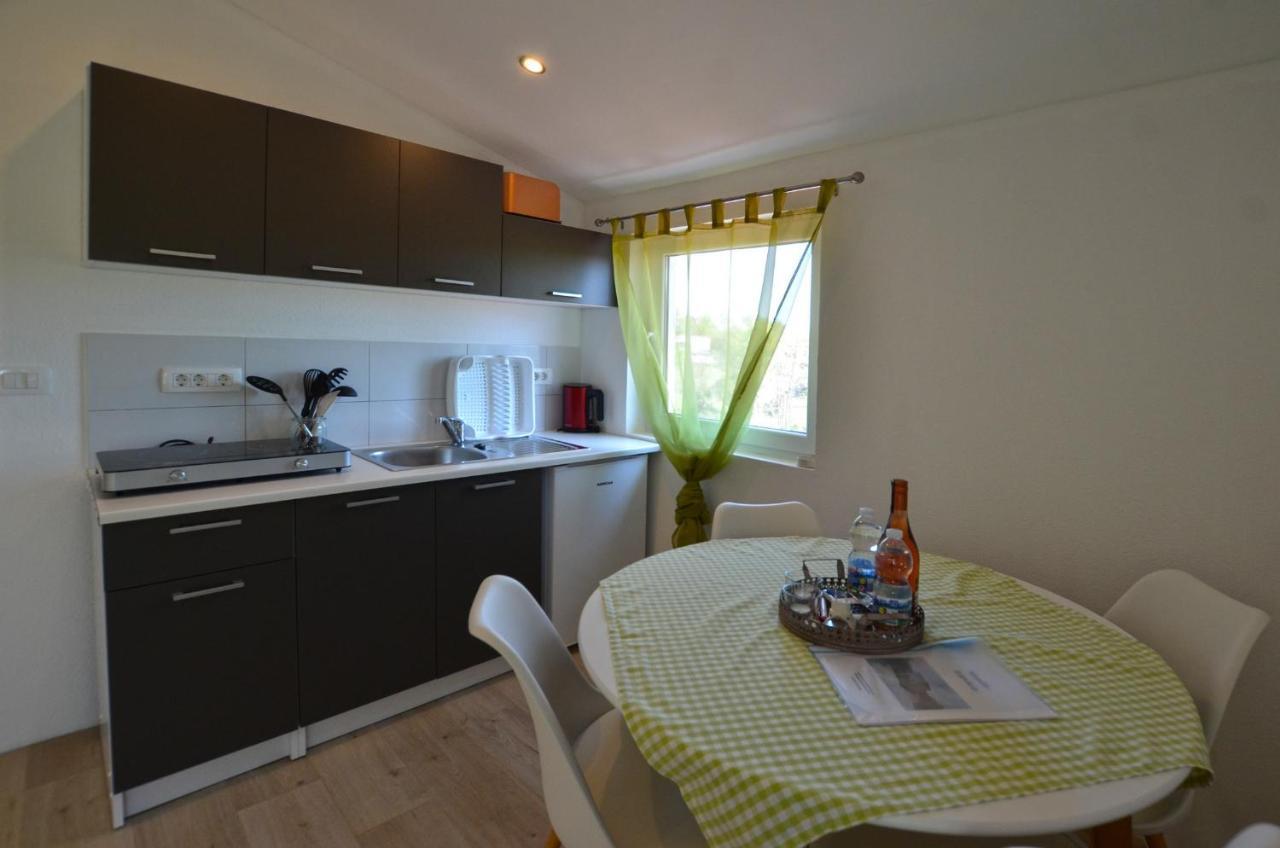 Bavica Apartments Ровин Екстериор снимка